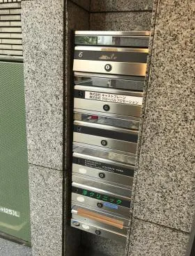 ツムラビルの外観