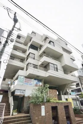 常盤松ロイアルハイツの外観