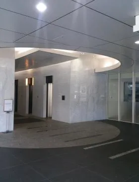 西新宿KSビルの外観