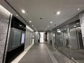 新四curumuビルの外観