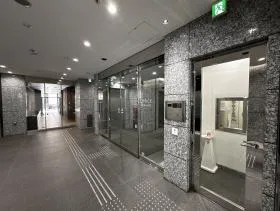新四curumuビルの外観
