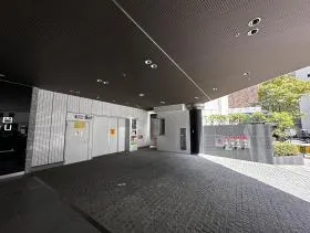 新四curumuビルの外観