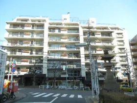 ニュー常盤松マンションの外観