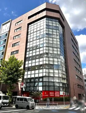 大橋御苑駅ビルの外観