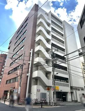 大橋御苑駅ビルの外観