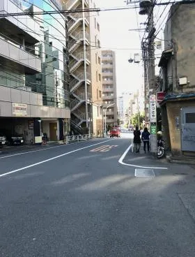 若松ビルの外観