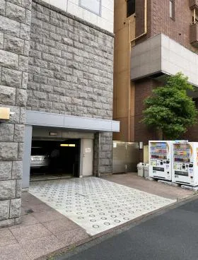 YKBエンサインビルの外観