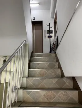 荒井ビルの外観