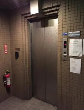 山梨ビルの外観