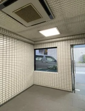 祐ビルの外観
