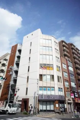 永源ビルの外観