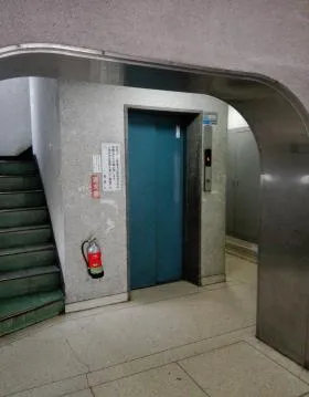 小林ビルの外観