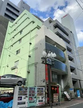 エメラルドアオキビルの外観