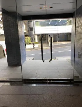 九段スカイビルの外観
