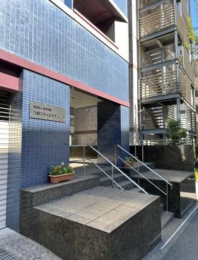 九段スカイビルの外観