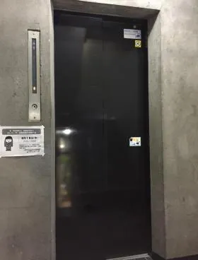 ナルセビルディングの外観
