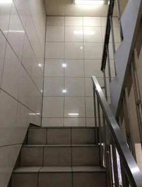 窪島ビルの外観