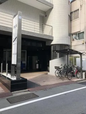 新装大橋(旧ビューネ蛎殻町)ビルの外観