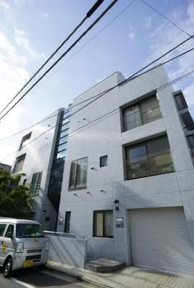 青山Kハイツビルの外観