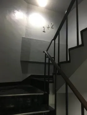 ニュー青山ビルの外観