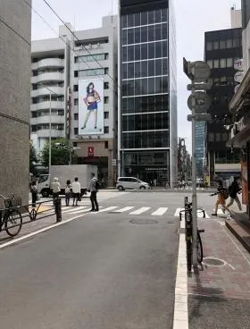 三雄ビルの外観