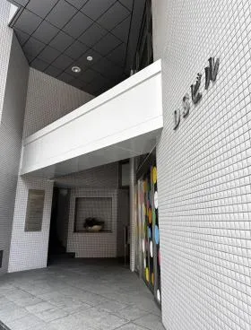 DSビルの外観