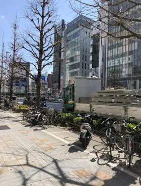 西新宿小林ビルの外観