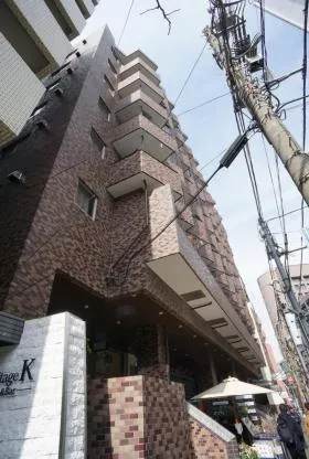 青山アルコーブビルの外観