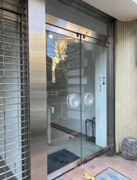 仙海ビルの外観