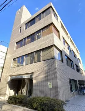 西新宿ワイビルの外観
