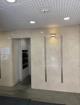 西新宿ワイビルの外観