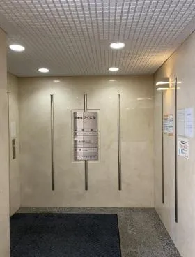西新宿ワイビルの外観