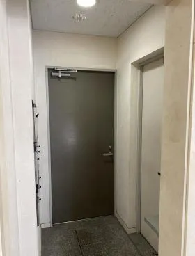 西新宿ワイビルの外観