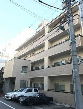 青山アジアマンションビルの外観