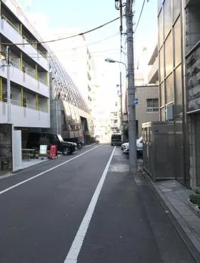青山アジアマンションビルの外観