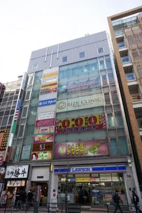 西新宿ビルの外観