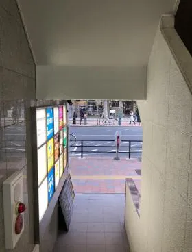 西新宿ビルの外観