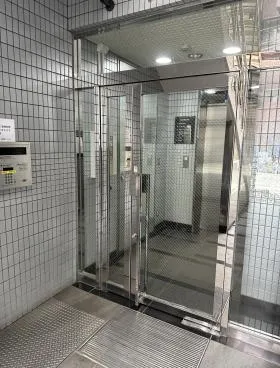 西新宿佐藤ビルの外観