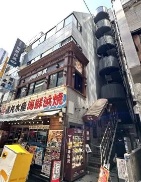 西新宿佐藤ビルの外観