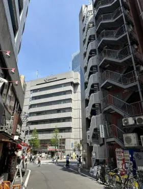 西新宿佐藤ビルの外観
