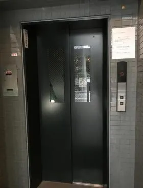 荻津ビルの外観