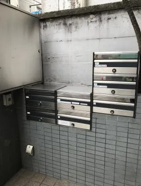 荻津ビルの外観