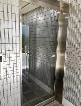 アルマビルの外観