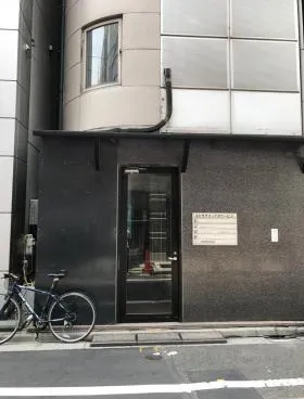 ストラテジックタワービルの外観