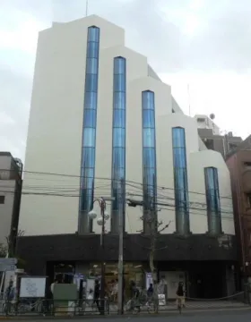 早稲田駅前ビルの外観