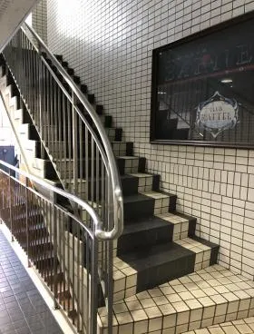 世界堂ビルの外観
