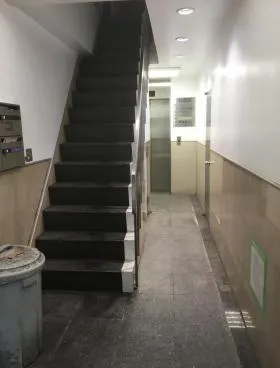 J-1ビルの外観