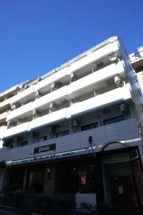ロイヤルパレス原宿の外観