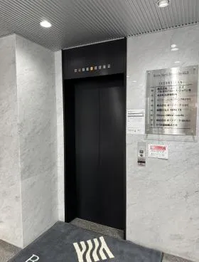 WARM LIGHT BLD.の外観