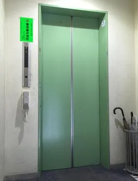 京橋鈴木ビルの外観